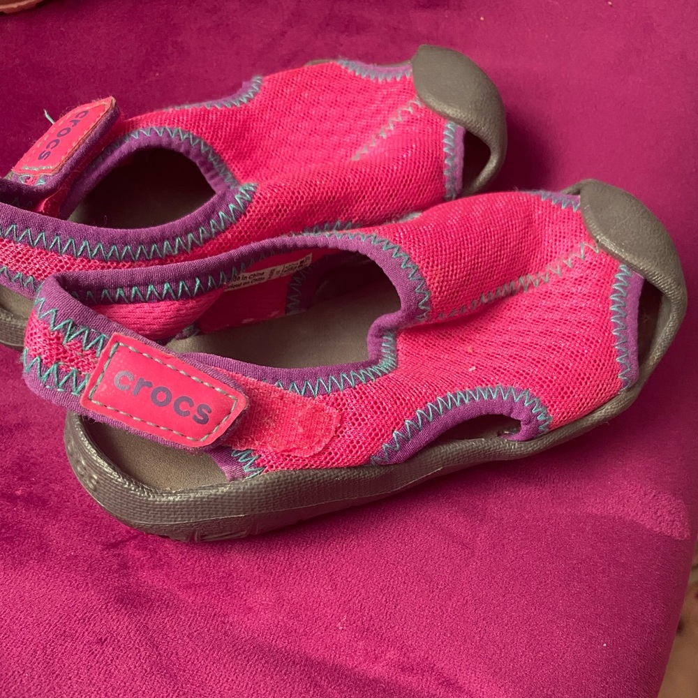 Water crocs toddler girl size 8